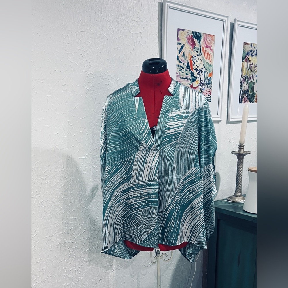 Tyche Green and White Blouse